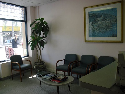 Examples of a well-themed practice. House of Hearing in Florida