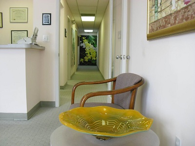 Examples of a well-themed practice. House of Hearing in Florida