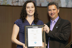 Julie Beadle with the 2017 Cooperative Research Centre Association’s Early Career Showcase