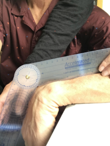 Hand flexion with elbow on the table